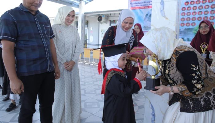 Ketua TP PKK Asahan Hadiri Pelepasan Peserta Didik TK