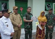 Tutup TMMD Di Asahan, KASAD Serahkan Kunci Rumah Ke Warga Penerima RTLH