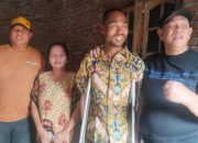 Muhammad Dahnil Ginting Bantu Biaya Perbaikan Becak Motor Milik Pemuda Disabilitas di Tanjung Morawa