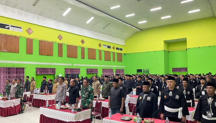 Suasana Sakral Warnai Pengesahan Ratusan Warga Baru PSHT di Halaman Pemkab Blitar