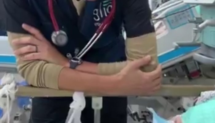 ‎Beberapa Bulan Bertugas di Gaza:Dokter Amerika Tersedu Menghibur Anak Palestina 