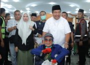 Sakit, Pasutri Jema’ah Haji Dijemput Bupati Asahan