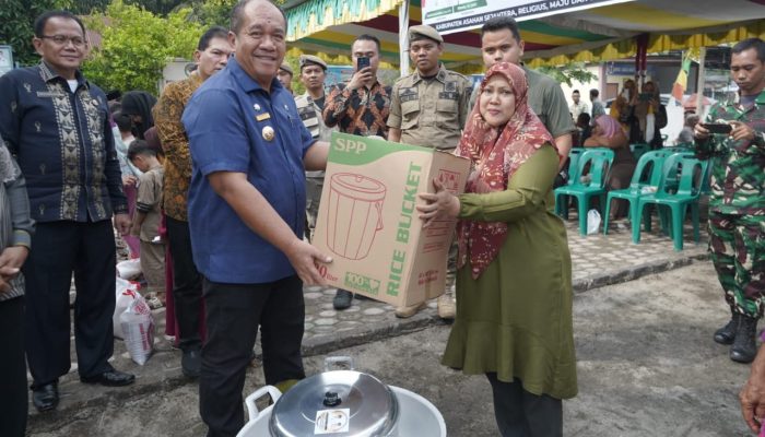 79 Keluarga Penerima Manfaat Terima Peralatan Dapur Dari Bupati Asahan