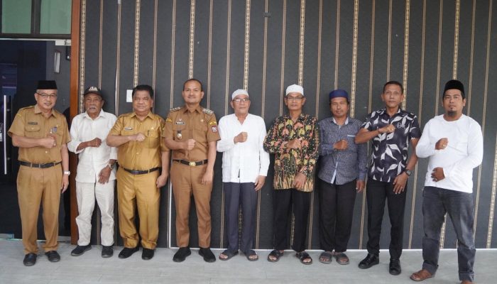 Wali Kota Tanjungbalai Terima Audiensi Panitia Penyelenggara Safari Dakwah BKM Masjid Nurul Amin Kelurahan Perjuangan