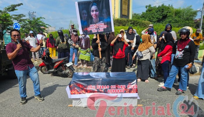 Bawa Keranda, Pemuda Tanjungbalai Kirim Pesan Keras untuk Arlinda: Hina Kota Kami, Siap Tanggung Akibatnya…