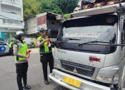 Polantas Menyapa di Sibolga: Bagi-Bagi Bendera Merah Putih, Edukasi Lalu Lintas Bonusnya