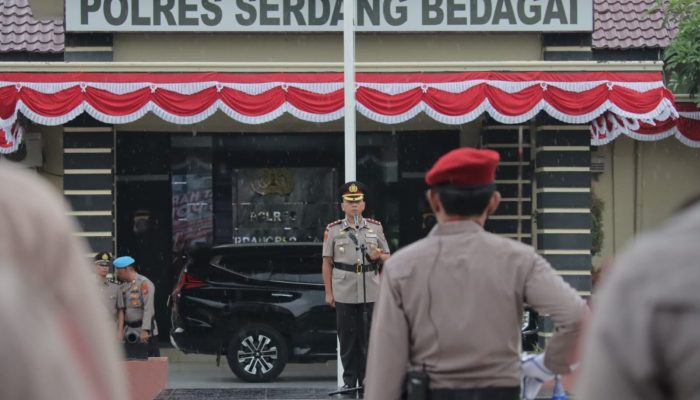 Peringati Hari Juang Polri, Polres Sergai Gelar Upacara Meski Diguyur Hujan