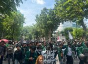 Ricuh Aksi di DPRD Sumut, 39 Orang Diamankan Polisi