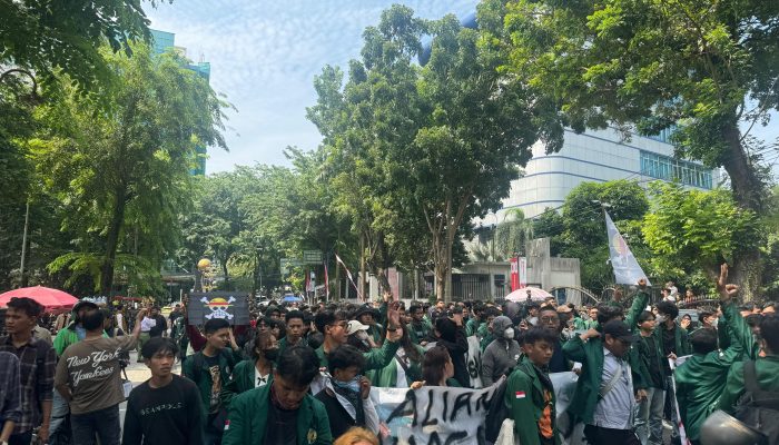 Ricuh Aksi di DPRD Sumut, 39 Orang Diamankan Polisi