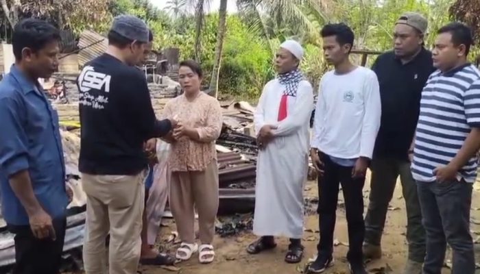 ‎FPI Kota Tebing Tinggi Salurkan Bantuan Tahap I untuk Korban Kebakaran di Serdang Bedagai  ‎