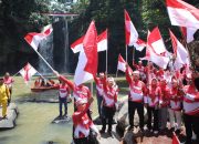 500 Bendera Merah Putih Dikibarkan Di Air Terjun Simonang – Monang
