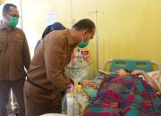 Wali Kota dan Wakil Wali Kota Tanjungbalai Berikan Bingkisan kepada Bayi yang Lahir Tepat 17 Agustus 2025 di RSUD Dr Tengku Mansyur