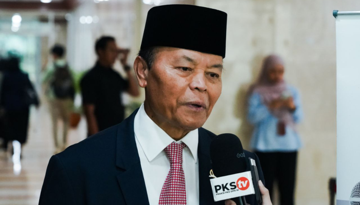 ‎Hidayat Nur Wahid Desak Evaluasi Program MBG Usai Ribuan Anak Keracunan  ‎