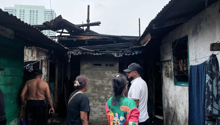 Lupa Matikan Kompor, Empat Rumah di Bangsal Keramat Jalan Gaharu Ludes Terbakar