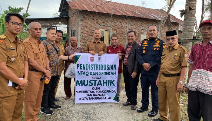 Wali Kota Tanjungbalai Distribusikan Bantuan Baznas Kepada Para Lansia