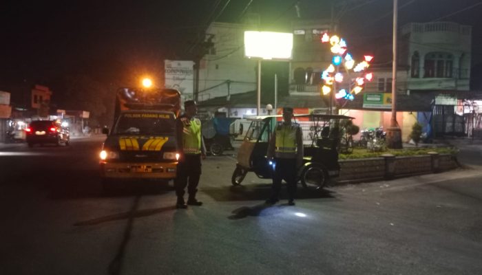 ‎Keamanan Malam Diperkuat: Polsek Padang Hilir Intensifkan Patroli Blue Light