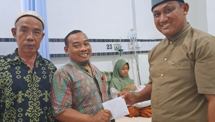 ‎Ketua DPD PKS Sergai Ardiansyah S.Bns Jenguk Kader Garuda Keadilan Zahra di Rumah Sakit, Serahkan Bantuan Pengobatan dengan Penuh Kepedulian  ‎