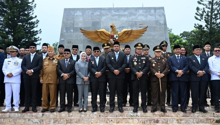 Hari Kesaktian Pancasila di Bandar Betsy, Bobby Nasution Serahkan Tali Asih untuk Keluarga Letda Sujono