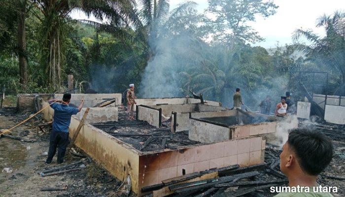 Satu Unit Rumah Hangus Terbakar di Desa Sihuik Kuik
