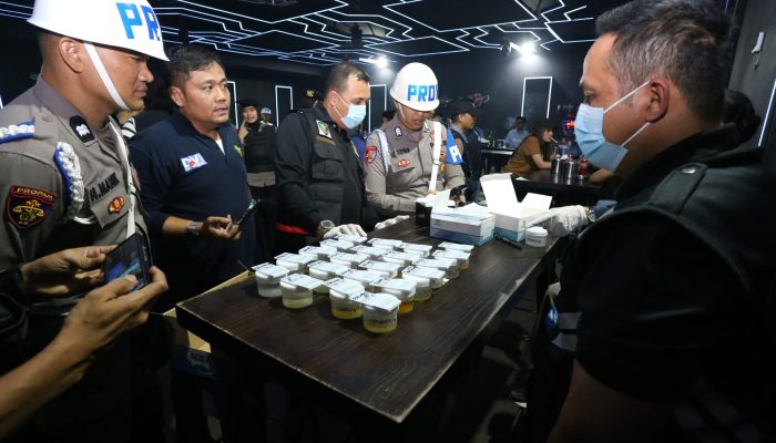 Dua Pengunjung Positif Narkoba Saat Razia di Helen’s Night Mart Medan