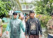 Warga Mega Permai Terjebak Banjir dan Mulai Kelaparan, Ketua DPRD Padang Muharlion Datang Saat Bantuan Belum Tampak