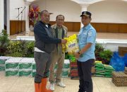 Tengah Banjir, Kepala Dinas Perhubungan Kota Padang Ances Kurniawan Hadir Memberi Harapan