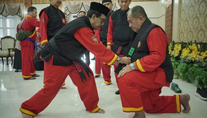 Tapak Suci Kukuhkan Bupati Asahan Sebagai Pendekar Madya