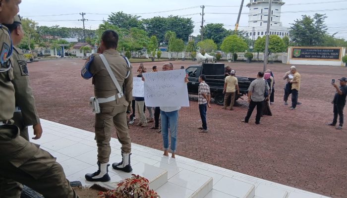 Selasa 18 November, Pemkab Asahan Bongkar Tembok Penutup Gang Setia