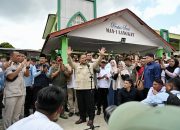 Prabowo Tinjau Pengungsian Langkat, Janji Pantau Pemulihan Bencana Sumut