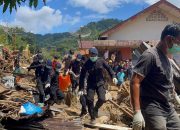 Brimob Temukan Satu Korban Longsor di Sibolga