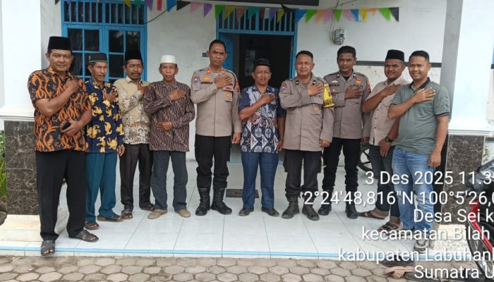 Kapolsek Bilah Hilir Jalin Silaturahmi, Jaga Kamtibmas dari Ruang Kantor Desa