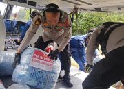 Polda Sumut Kirim Bantuan Lewat Helikopter ke Daerah Terisolir di Tapanuli Tengah