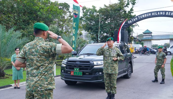 Penyambutan Pangdam I/BB dan Ketua Persit KCK Daerah I/BB di Makodam I/BB