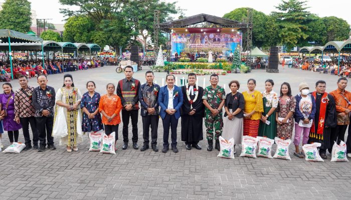 ‎Natal Oikumene 2025, Wali Kota Tebing Tinggi Tegaskan Komitmen Jalankan Program Pemerintah Pusat dan Daerah  ‎  ‎