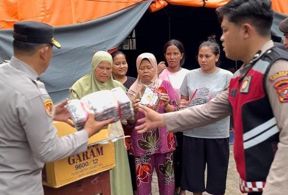 Polres Simalungun Salurkan 1.740 Paket Makanan ke Korban Bencana Tapteng dan Sibolga