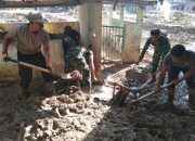 Satgas Gulbencal Kodim 0212/TS Bersama TNI-Polri Laksanakan Pembersihan Pascabanjir di Batangtoru