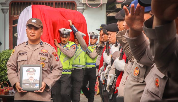 Polres Sergai Gelar Upacara Pemakaman Purnawirawan Polri Ahmad Yani Siregar