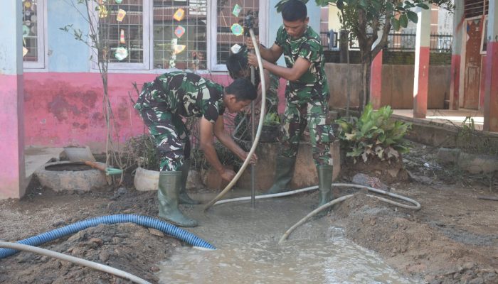 Satgas Gulbencal Kodam I/BB Selesaikan Pembuatan Sumur Bor Fasilitas Umum di SD Negeri Aek Tolang Induk