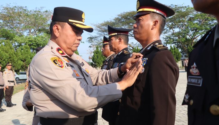Enam Personel Polres Sergai Terima Satyalancana Pengabdian