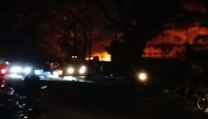 Kebakaran Dahsyat Melanda Pabrik Swallow di Medan Deli