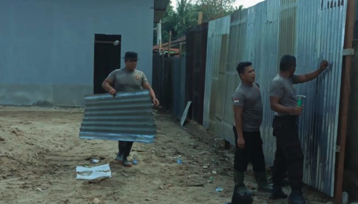 Brimob Bantu Pembangunan Rumah Swadaya dan Fasilitas Sekolah di Tolang Julu