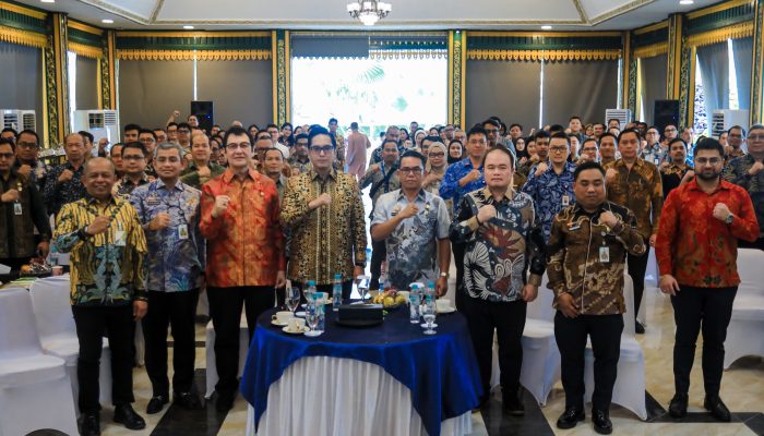 Menjaga Iklim Investasi, Menguatkan Perlindungan Pekerja