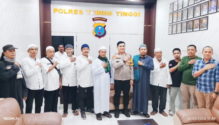 Siap Amankan Syiar Islam, Wakapolres Tebing Tinggi Terima Kunjungan Panitia Pawai Obor di Mapolres