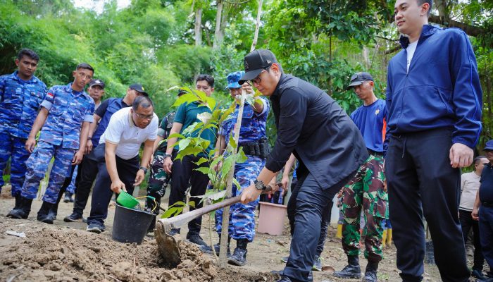 Sapa Warga di Bantaran Babura, Rico Waas Janjikan Respons Cepat dan Tepat Sasaran