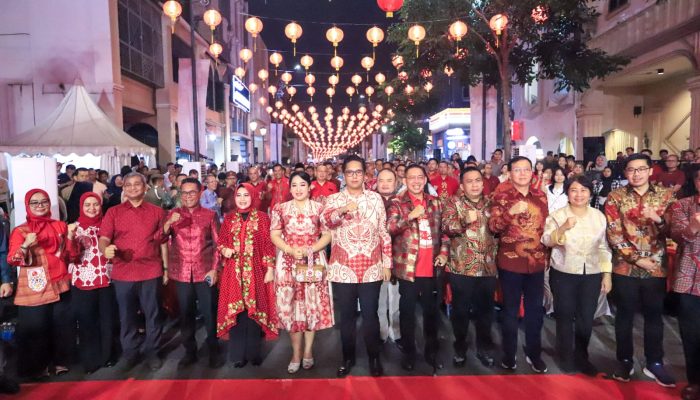 Lampion dan Barongsai Semarakkan Imlek di Jantung Kota Medan