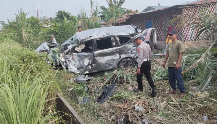 Mobil Diseruduk KA Sribilah Utama di Perlintasan Sei Buluh, Satu Orang Luka Ringan