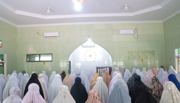 106 Lansia Terima Tali Asih dalam Salat Tasbih dan Pengajian di Dolok Masihul