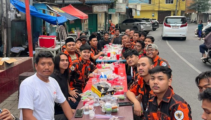 Berbuka Bersama dan Berbagi Takjil, Pemuda Pancasila Kesawan Pererat Silaturahmi