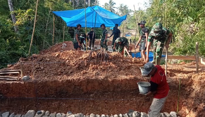 Kodim 0213/Nias Bersama Yonif TP 903/BS Rampungkan Jembatan Gantung di Desa Ononamolo III