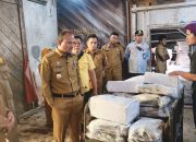 Pastikan Hak Pekerja Terpenuhi, Wali Kota Tanjungbalai Monitoring Pembayaran THR di Kawasan Teluk Nibung